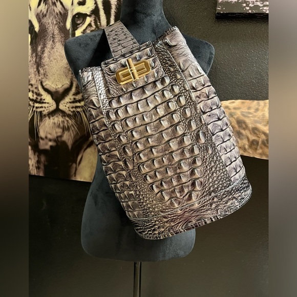 ??NWT-BRAHMIN Melbourne Collection
Maddie Nocturnal Sling Backpack?? main image 11